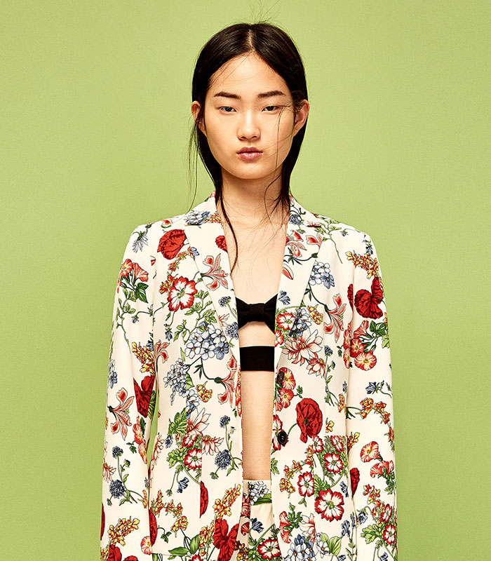 fashion-colored-product-2 Conjunto diseño de rosas - Image 1