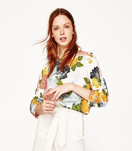 Blusa blanca flores anchas
